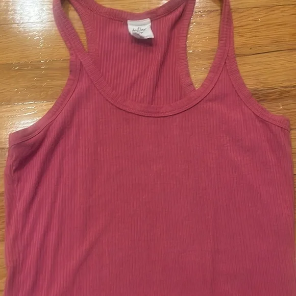 Pink Tanktop - Picture 2 of 3